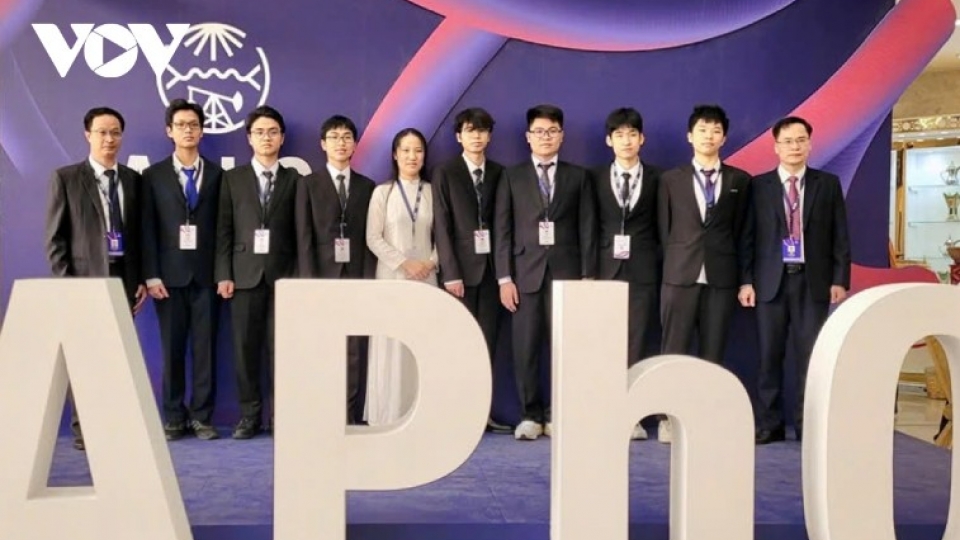 Vietnamese team earns full medal haul at 2025 Asian Physics Olympiad